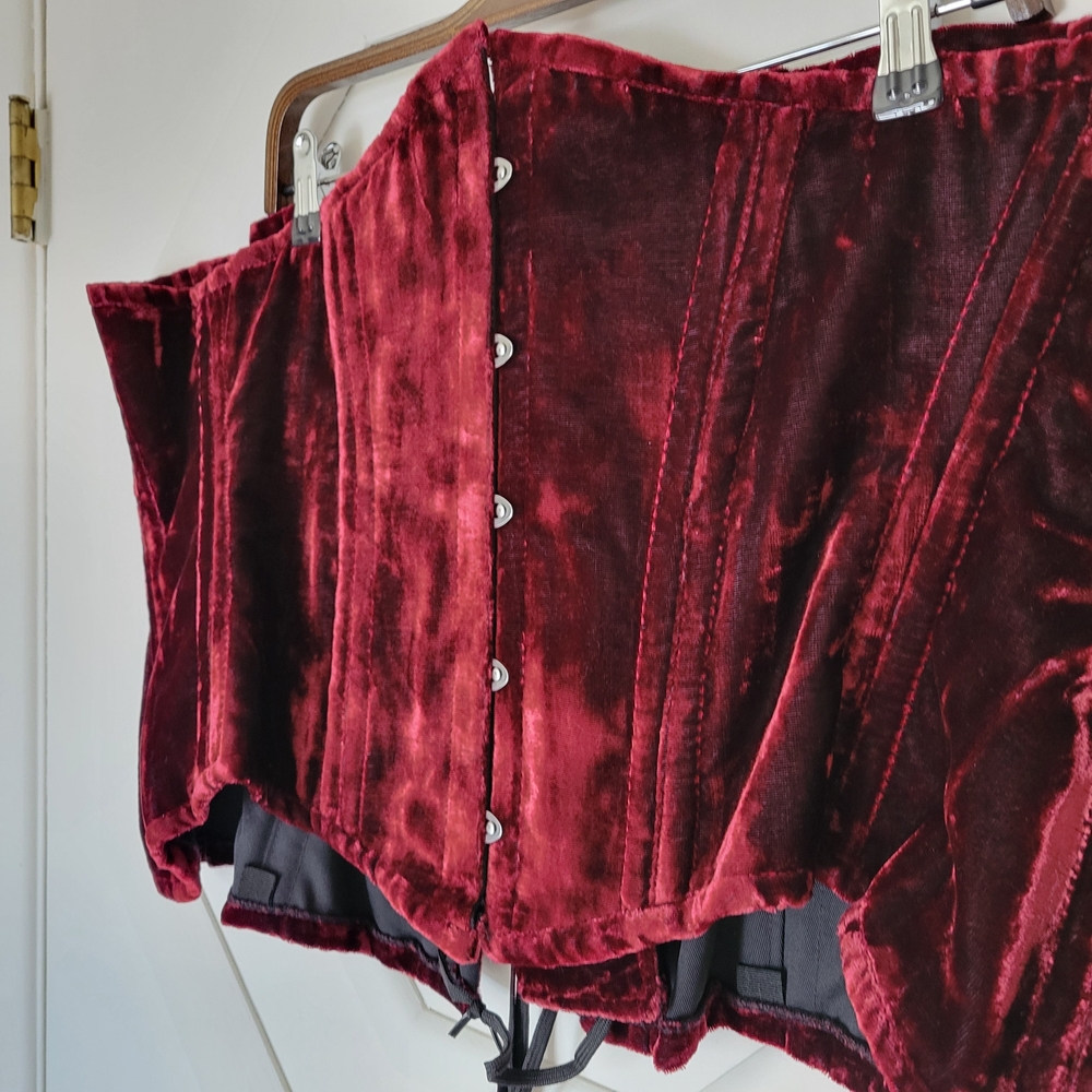 Daisy Corset Rich Velvet Burgundy 6x (US 4/5X) - Picture 4 of 8